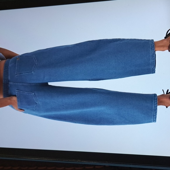 LARGE. HALARA FLEX MID RISE DRAWSTRING BARREL LEG JEANS - Picture 2 of 11